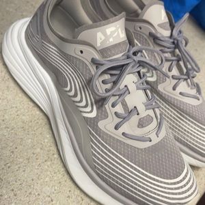 APL's. Size 8.5. Streamline Clay/Pristine/White. Great condition